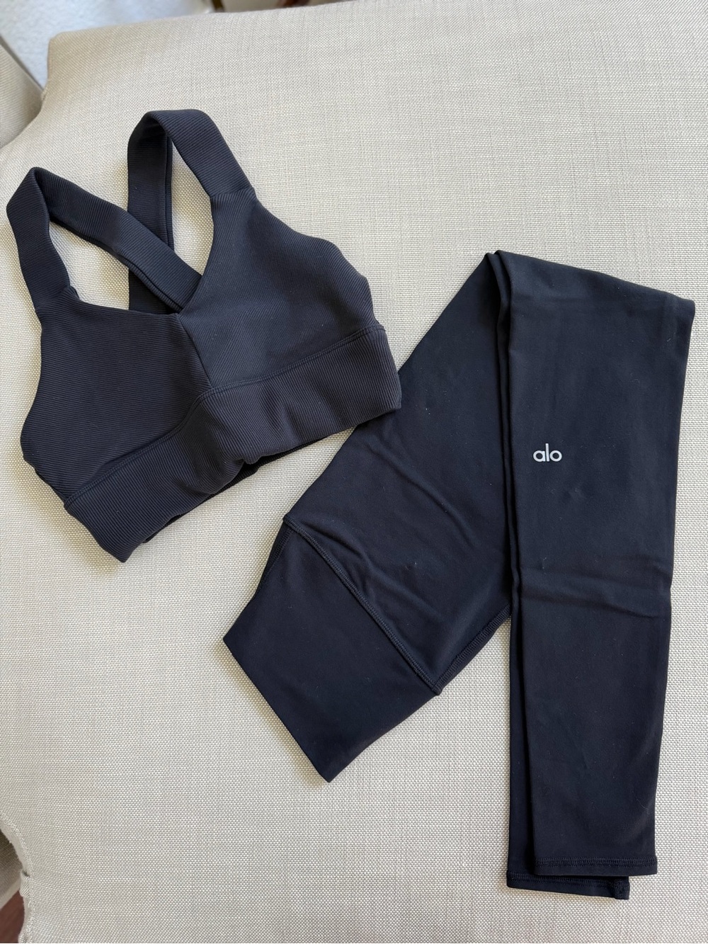 Alo Yoga High-Waist Airbrush Legging and Emulate Bra - Matching Set